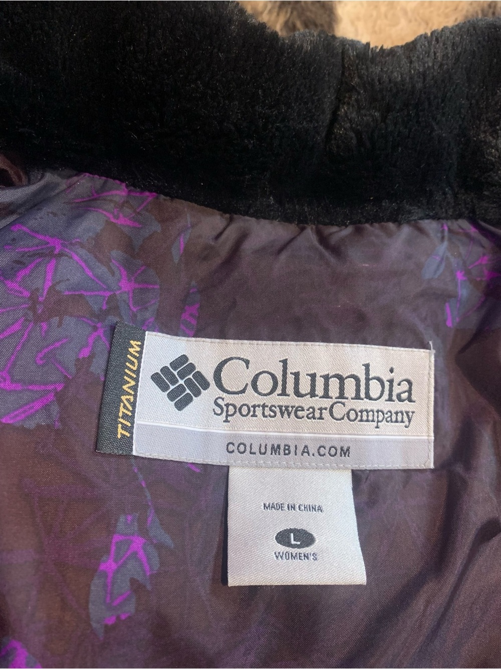 Women’s Columbia Gray/Brown Quilted Puffer Vest with Faux Fur Collar - Picture 5 of 12